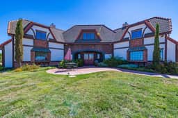 Santellan Inn