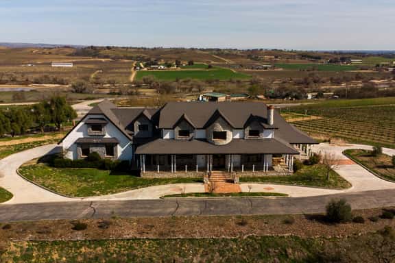 Santellan Manor - Image 1