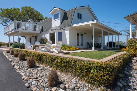 Hidden Acre Vineyard Estate - Image 1