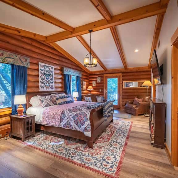 Oakwood Lodge - Image 1