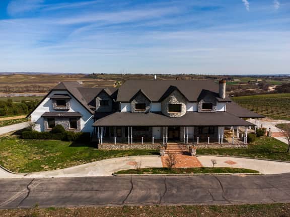 Santellan Manor