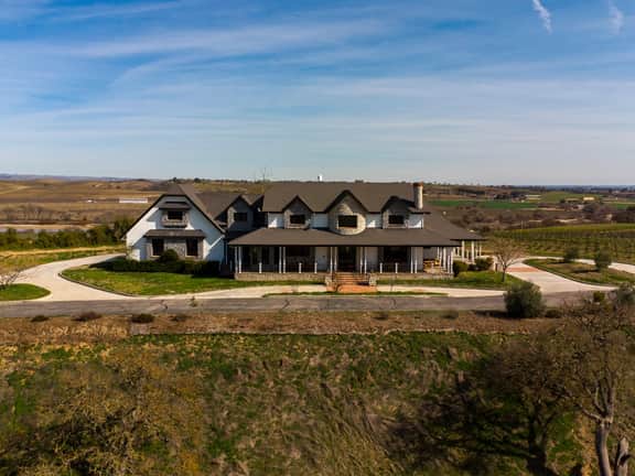 Santellan Manor