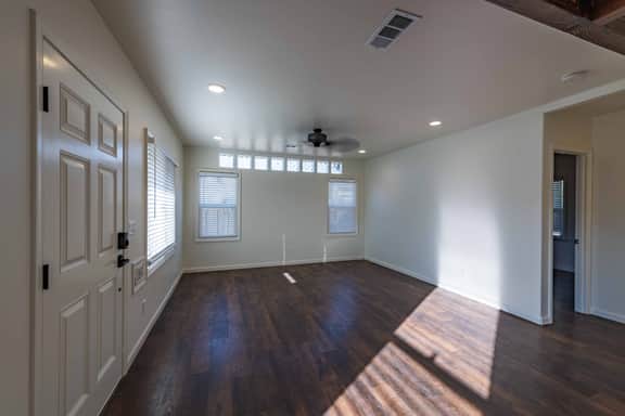 Park Street Apartment - Front Unit