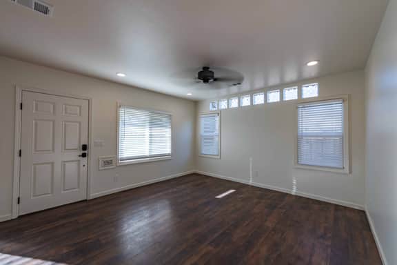 Park Street Apartment - Front Unit
